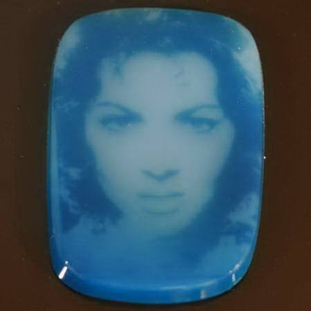 Picture of Sara Montiel in blue hardstone from the antique jewelry collection of www.adin.be
